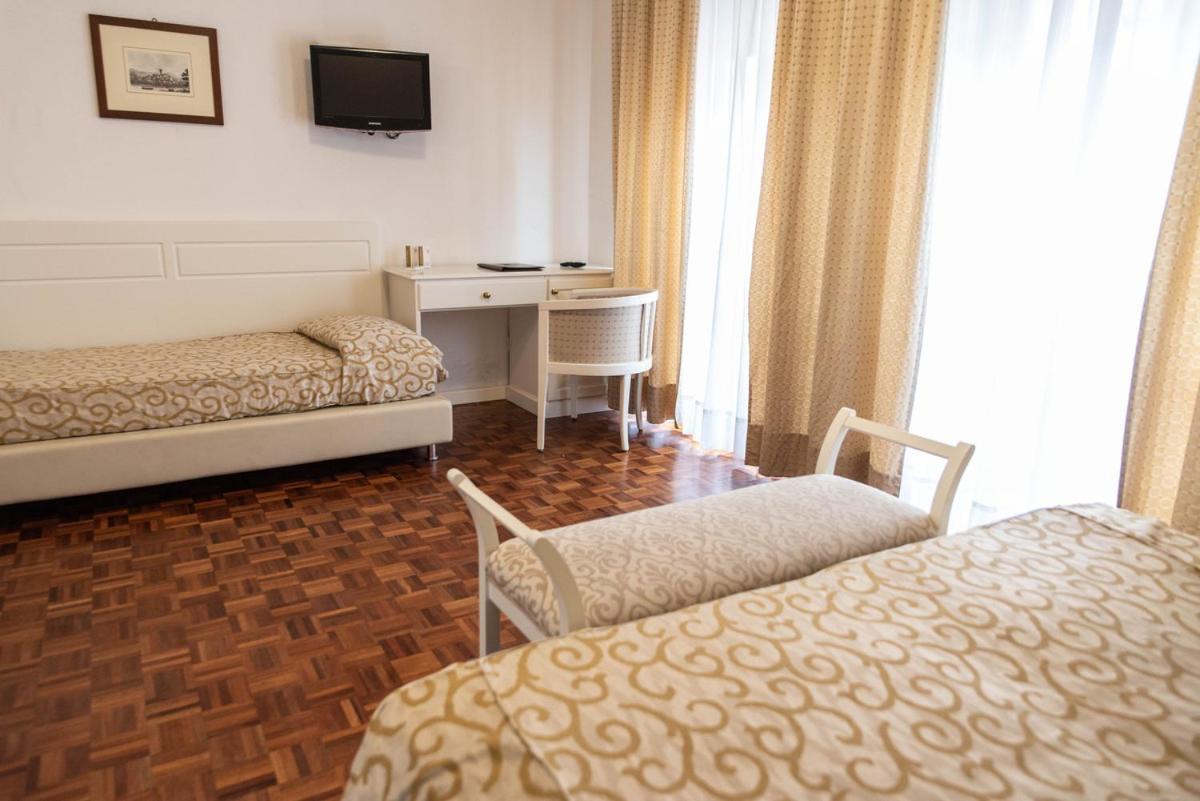 Grand Hotel Duomo Pisa Esterno foto