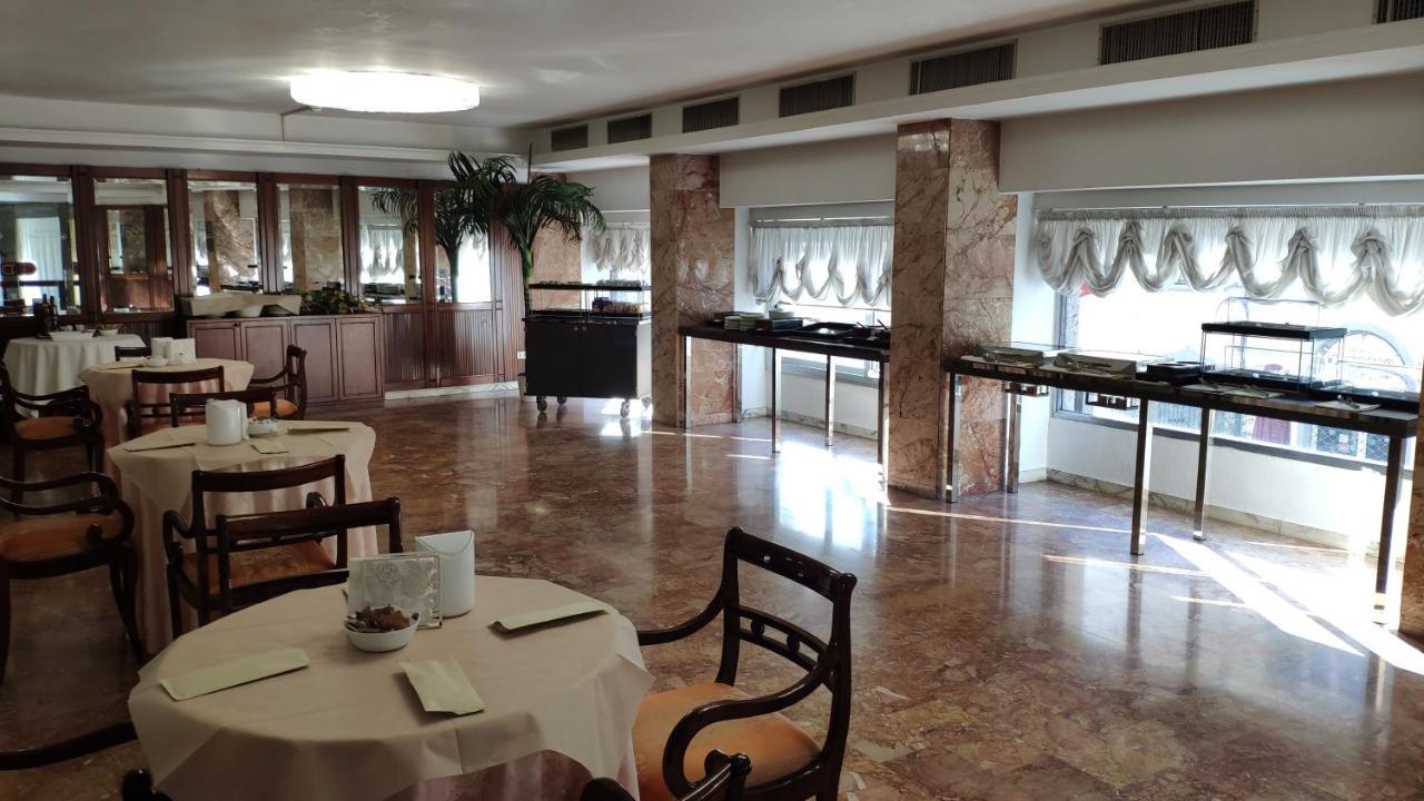 Grand Hotel Duomo Pisa Esterno foto