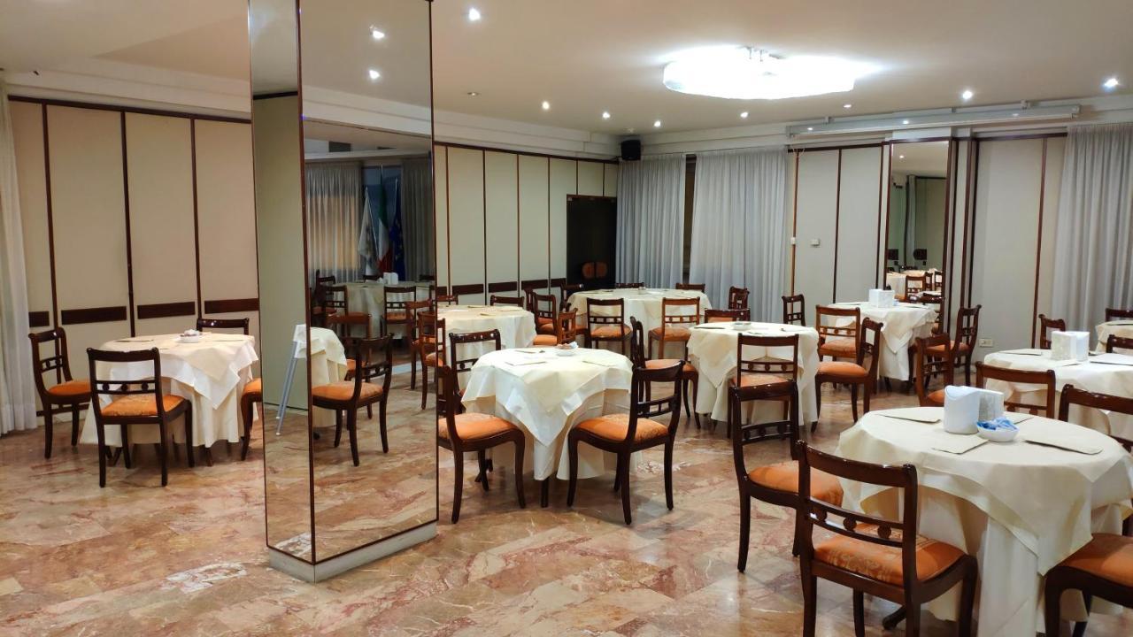 Grand Hotel Duomo Pisa Esterno foto
